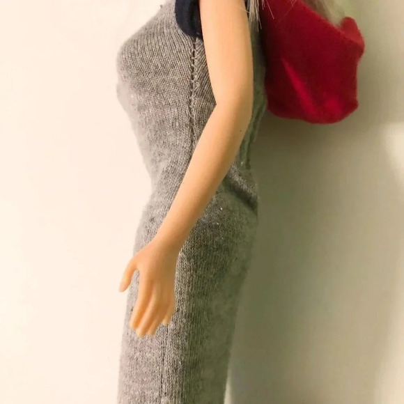 Barbie Doll Mattel Twist and Turn  Bendable Knees China Grey Dress - Picture 6 of 16